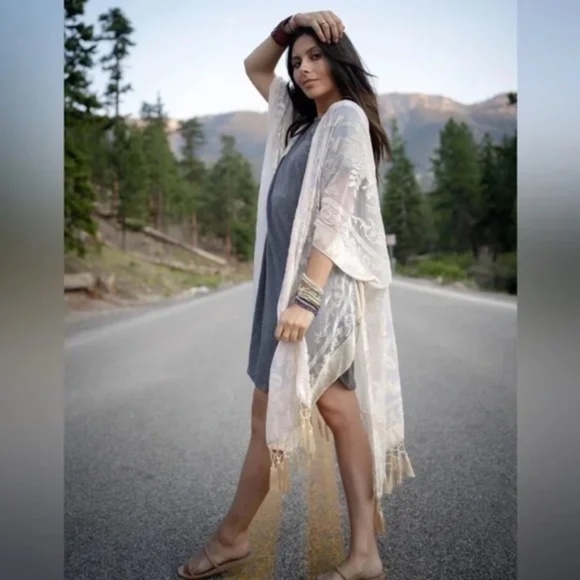 SOLD OUT Nude Floral Velvet Burnout Tassel Kimono Open Wrap Coverup Top One Size - Picture 3 of 6